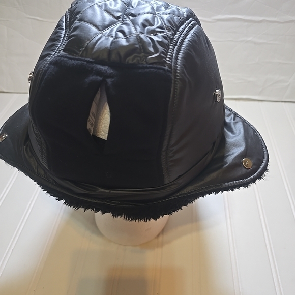 lululemon athletica Black Quilted Hat - Picture 5 of 8